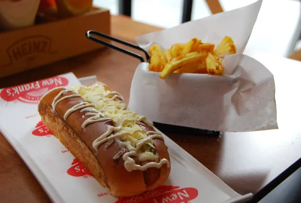 Truffle and Cheese Hot Dog