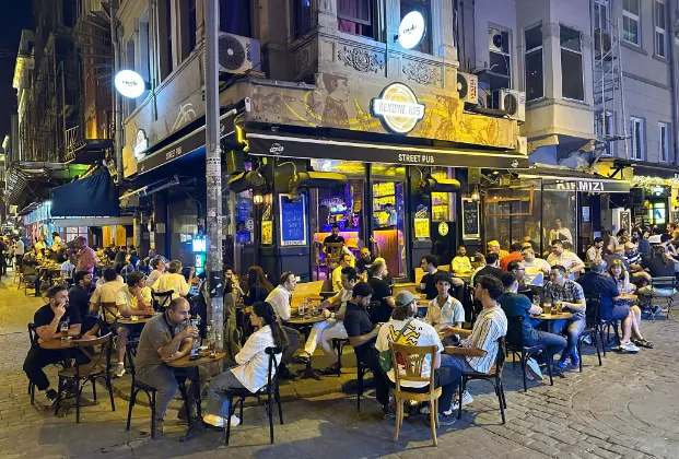 Street Pub